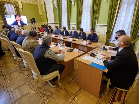 Зеленский в День достоинства и свободы провел встречу с участниками трех революций