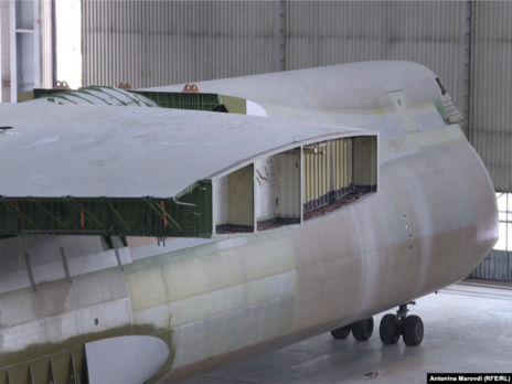 Нардеп Мотовиловец рассказал о полете второй «Мрії», в «Антонове» сообщили, что самолет недостроен