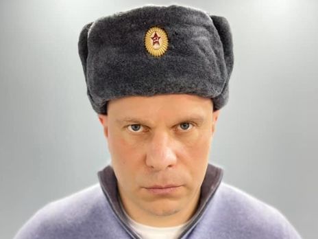 «Пошли на х..й со своей декоммунизацией». Кива в шапке с коммунистической символикой обратился к маме с тренировки