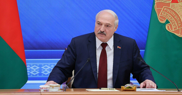 Лукашенко возьмет кредит, чтобы пересесть с Maybach на российский Aurus