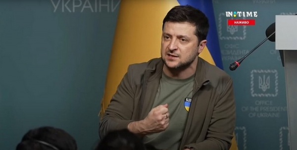 Зеленский в интервью иностранным СМИ попросил НАТО закрыть небо над Украиной