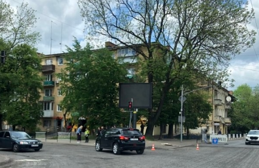 У Львові відремонтували дорожнє покриття на перехресті вулиць Сахарова та Княгині Ольги