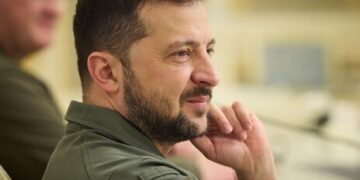 Зеленский прибыл в Нидерланды. Он выступит с речью и посетит МУС