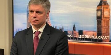 Пристайко узнал об увольнении с должности посла в Великобритании, когда ехал на открытие улицы имени Зеленского – СМИ