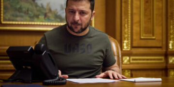 «Если кто-то хочет отдохнуть от работы на государство, то государство от таких лиц тоже отдохнет». Зеленский прокомментировал лишение мандата нардепа Аристова