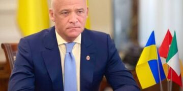 С мэра Одессы Труханова сняли электронный браслет