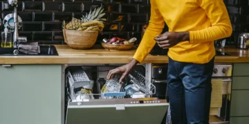 Таблетки или гели: какое моющее средство выбрать для посудомойки