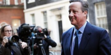 Вознаграждение за неудачу? Возвращение Дэвида Кэмерона озадачило экспертов