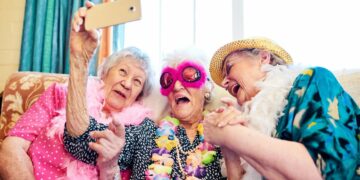 Как поздравить бабушку с Днем Рождения?