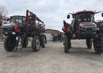 «НФМ АГРО» провели навчання для менеджерів щодо нового обприскувача Case IH — Техніка