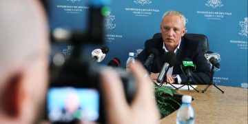 Мер Чернівців Клічук про закупівлю Ратушею дронів у 2023 році: «Ми виходили з того, що хай будуть ціни такі, але щоб наступного дня дрон був на фронті» | Новини Чернівців