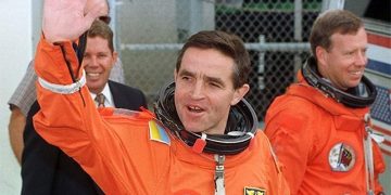 Сьогодні виповнюється 75 років від дня народження першого космонавта незалежної України, Героя України, буковинця Леоніда Каденюка | Новини Буковини