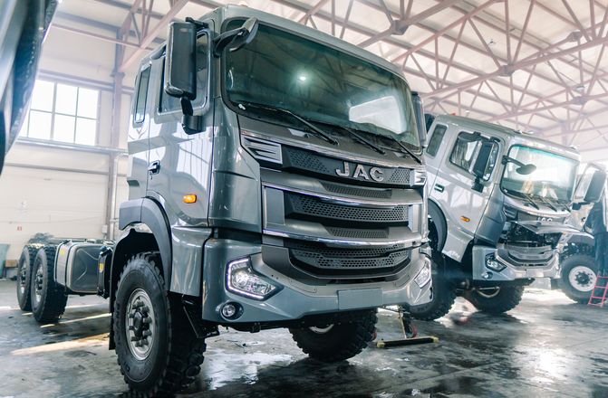 «Будшляхмаш» випускатиме в Україні повнопривідні шасі для бездоріжжя