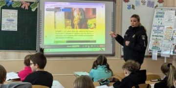 Безпечний інтернет для дітей: у Миколаєві поліцейські ювенальної превенції провели відкриті уроки з онлайн-безпеки » Миколаївський Оглядач