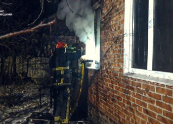 На Сумщині вогнеборці тричі ліквідовували загоряння житлових будинків (відео) |  Новини