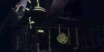 Вночі в Лебедині вогнеборці ліквідували загоряння житлового будинку |  Новини