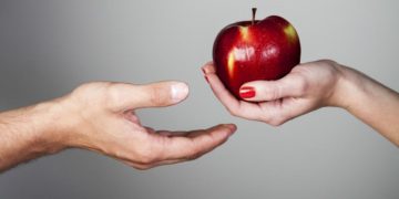 Как сказать партнеру, что ему нужна помощь, и не задеть его эго