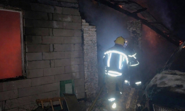 У селі Погреби Васильківської територіальної громади Обухівського району сталася пожежа в приватному житловому будинку внаслідок вибуху газового котла. Повідомлення про займання надійшло до Служби порятунку 9 січня о 18:13.