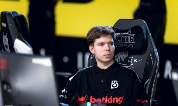 Невизначене майбутнє. Снайпера B8 виставили на трансфер