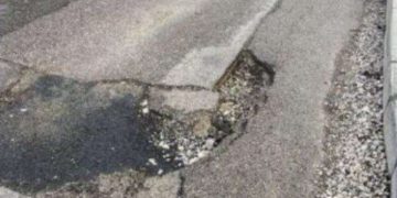 Після морозів дороги Європи вкрилися ямами |  |