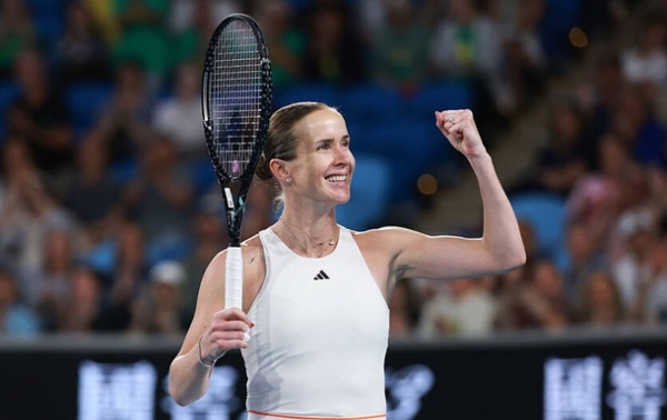 Победа Свитолиной над россиянкой вывела ее в 1/8 финала AО