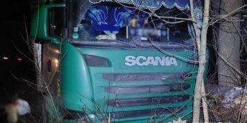 Поблизу Умані зіткнулися дві вантажівки: постраждав один із водіїв