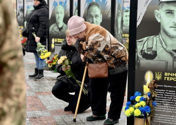 Рівняни провели в останню земну дорогу захисника Павла Дорохова