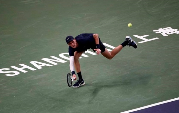 Синнер оставил корты Шанхая: занемог ногами