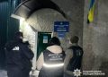 Вимагали 2 000 доларів, погрожуючи насильством ув’язненому: у Миколаєві поліцейські викрили злочинне угруповання » Миколаївський Оглядач